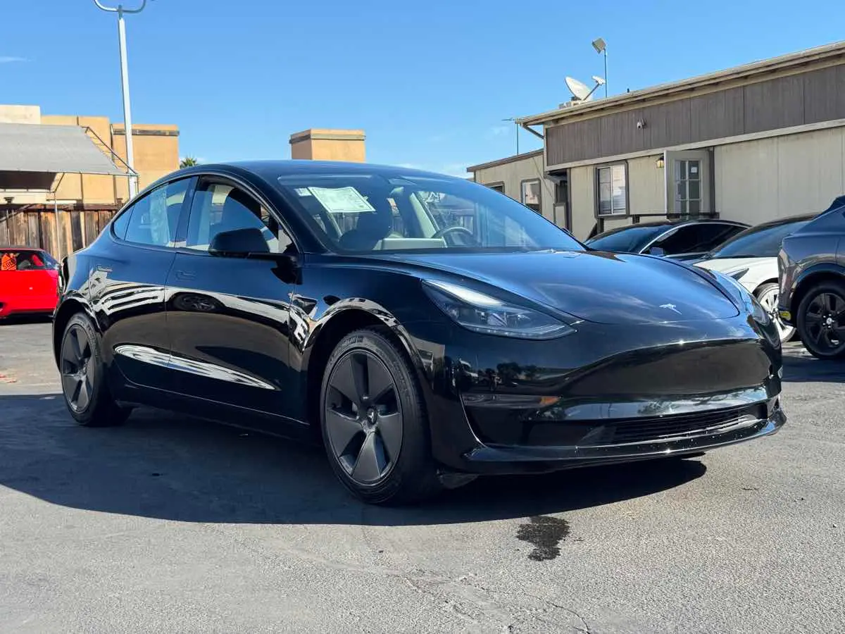 2023 Tesla Model 3 Standard RWD