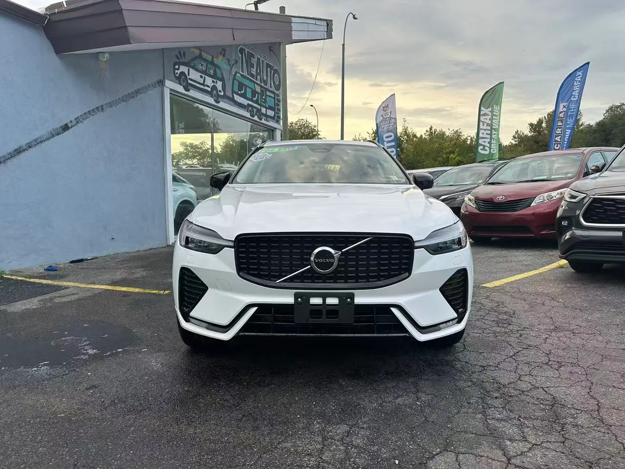 2025 Volvo XC60 B5 CORE DARK THEME