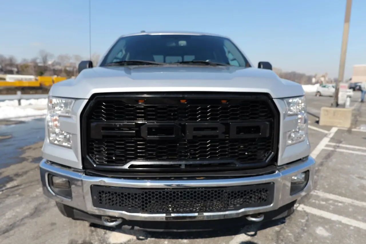 2017 Ford F150 SuperCrew Cab XLT Pickup 4D 5 1/2 ft