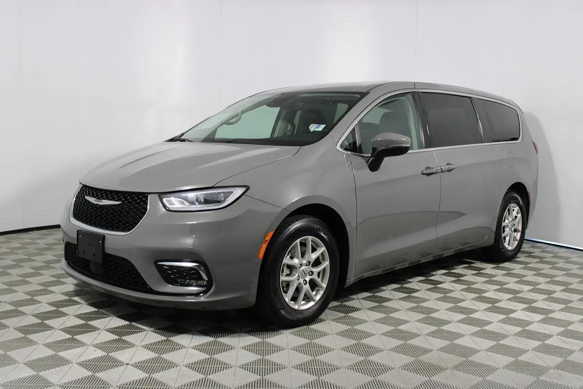 2023 克萊斯勒 Pacifica Touring L
