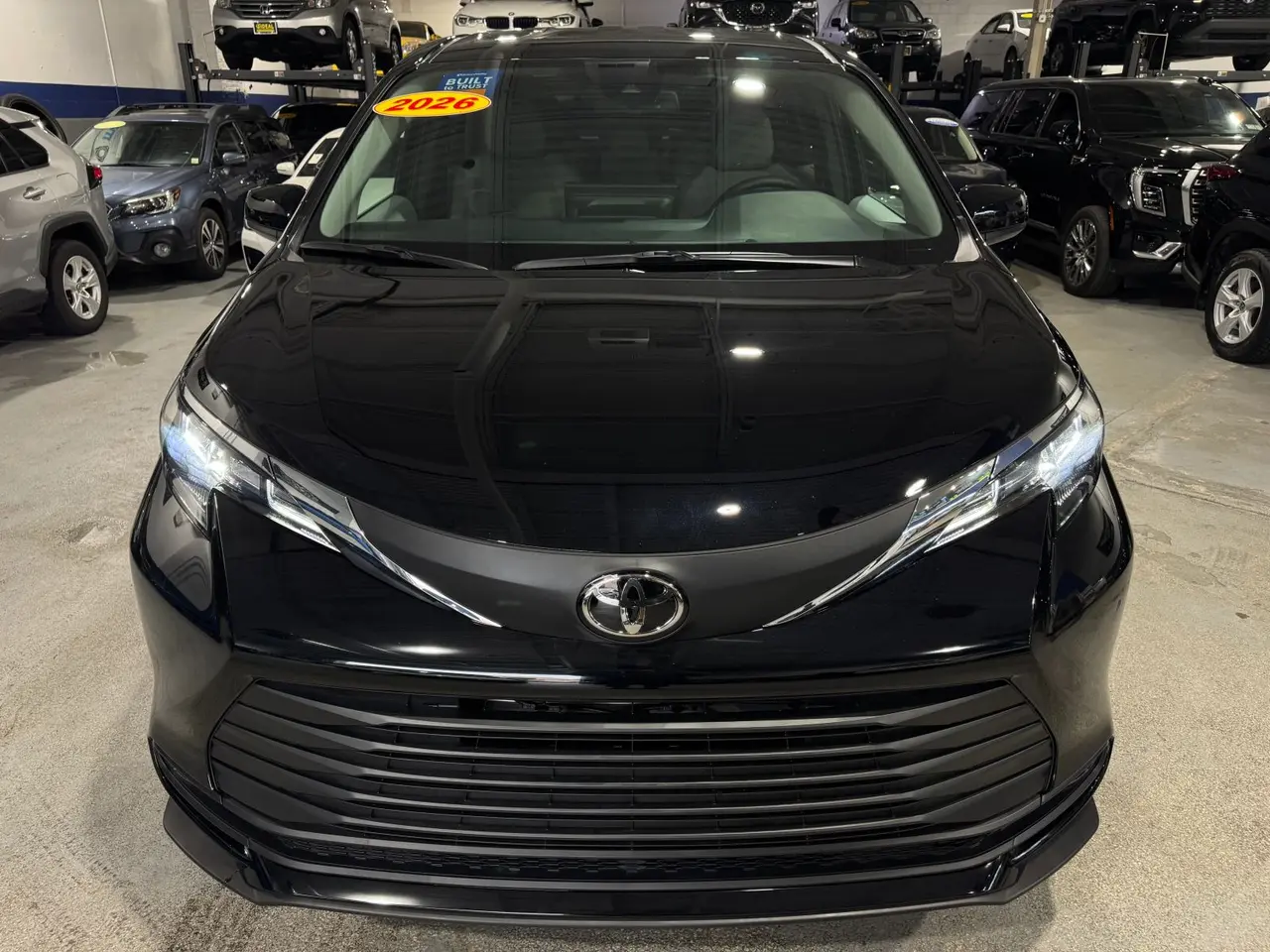2026 Toyota Sienna LE VAN 4D Wheelchair